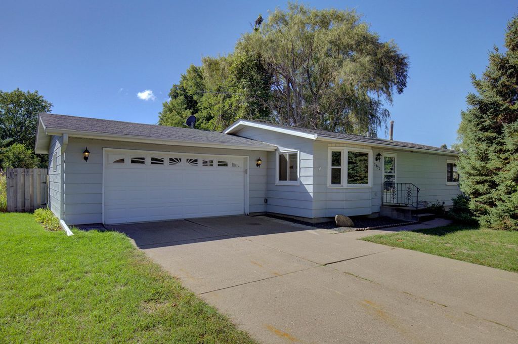 3990 66th Street E, Inver Grove Heights, MN 55076 — exterior