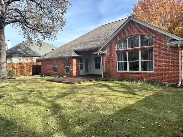 7302 Heritage Oaks Court, Arlington, TX 76001