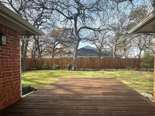 7302 Heritage Oaks Court, Arlington, TX 76001