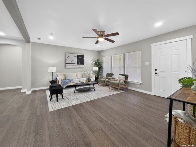 703 W Rosewood, San Antonio, TX 78212