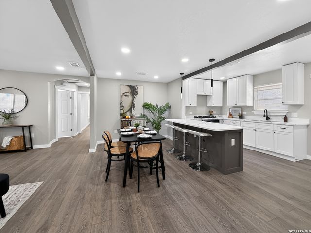 703 W Rosewood, San Antonio, TX 78212