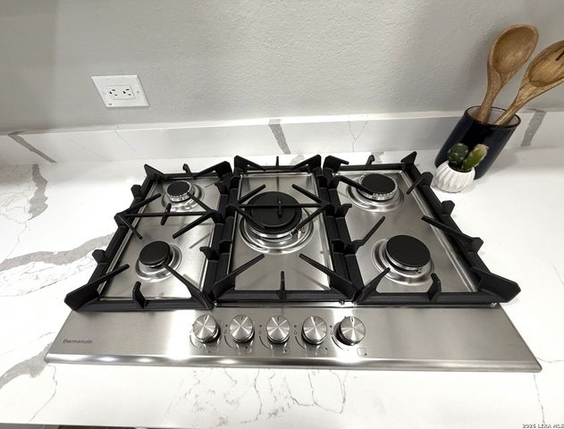 703 W Rosewood, San Antonio, TX 78212