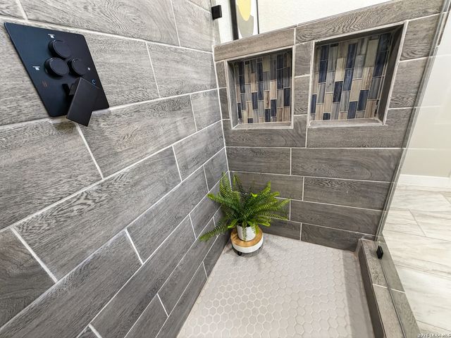 703 W Rosewood, San Antonio, TX 78212