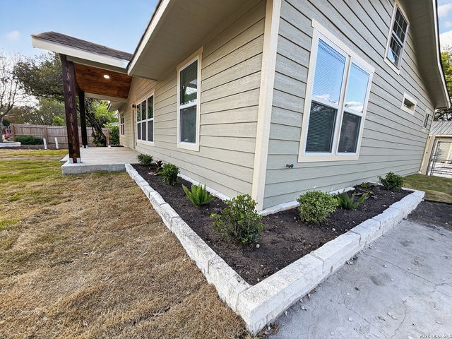 703 W Rosewood, San Antonio, TX 78212