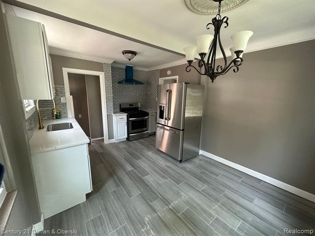 1800 N York Street, Dearborn, MI 48128