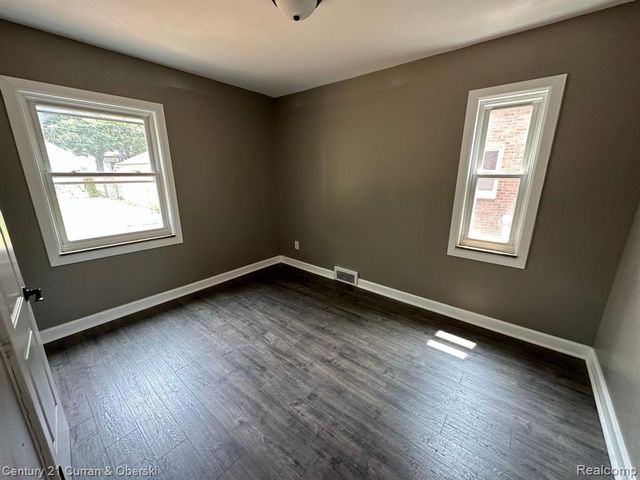 1800 N York Street, Dearborn, MI 48128