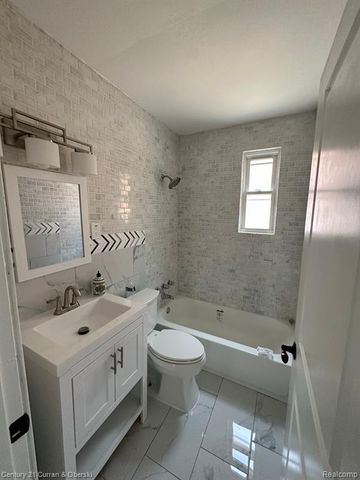 1800 N York Street, Dearborn, MI 48128