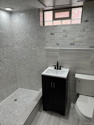 1800 N York Street, Dearborn, MI 48128