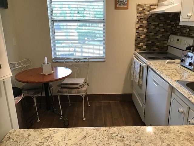 7410 NW 1st Street 202, Margate, FL 33063