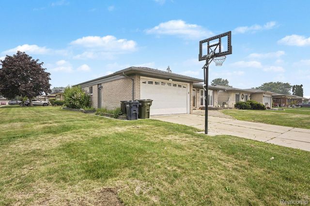 37400 Hacker Drive, Sterling Heights, MI 48310