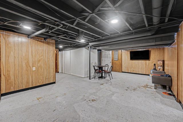 37400 Hacker Drive, Sterling Heights, MI 48310