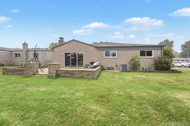 37400 Hacker Drive, Sterling Heights, MI 48310