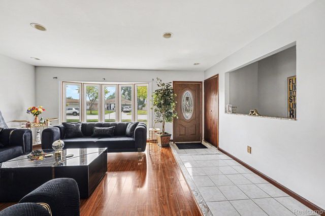 37400 Hacker Drive, Sterling Heights, MI 48310