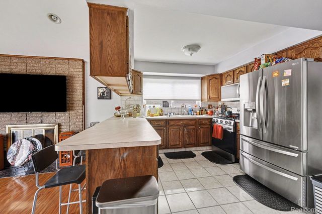 37400 Hacker Drive, Sterling Heights, MI 48310