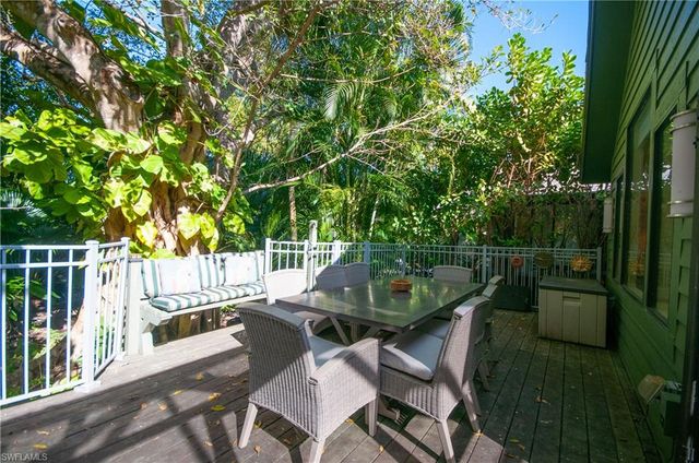 1313 Solana RD W A3, Naples, FL 34103