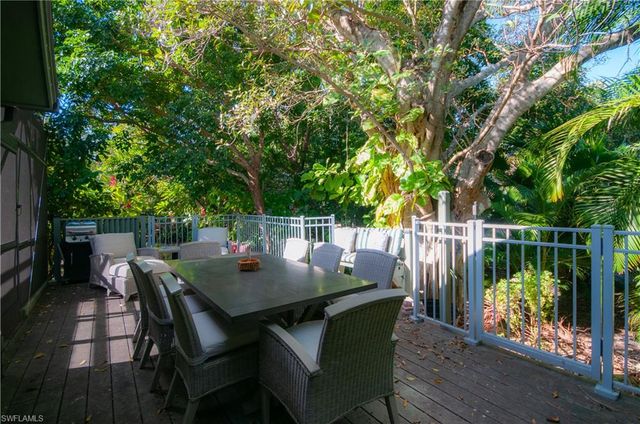 1313 Solana RD W A3, Naples, FL 34103