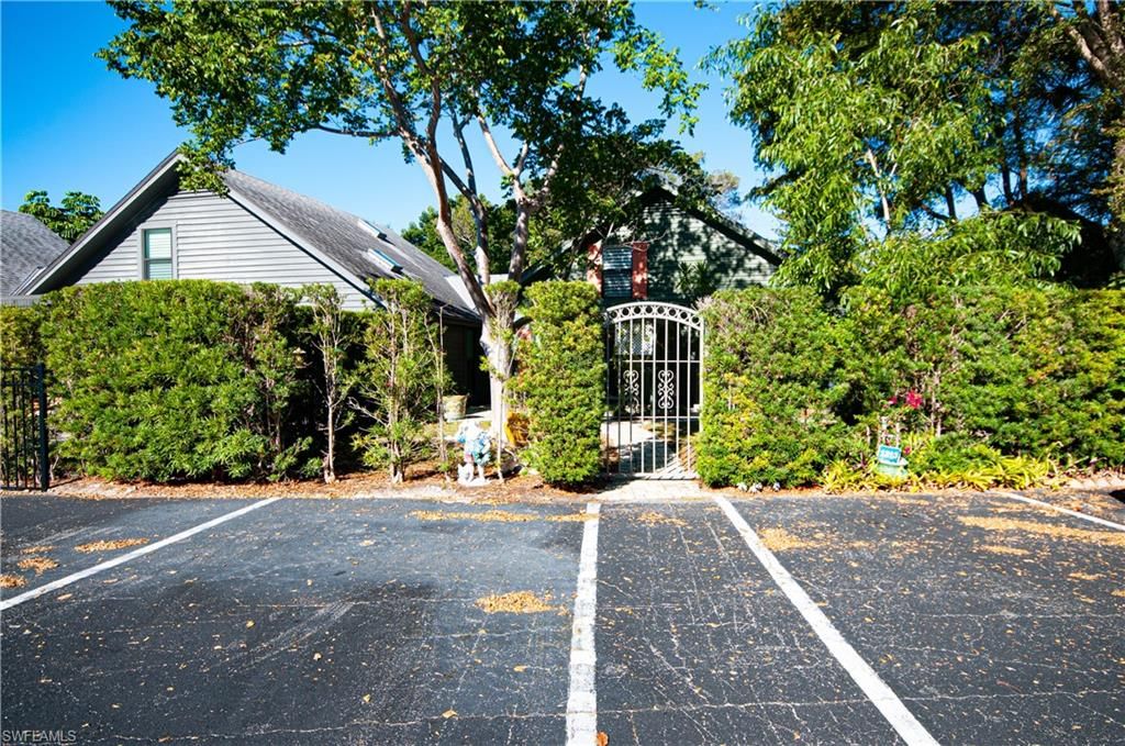 1313 Solana RD W A3, Naples, FL 34103