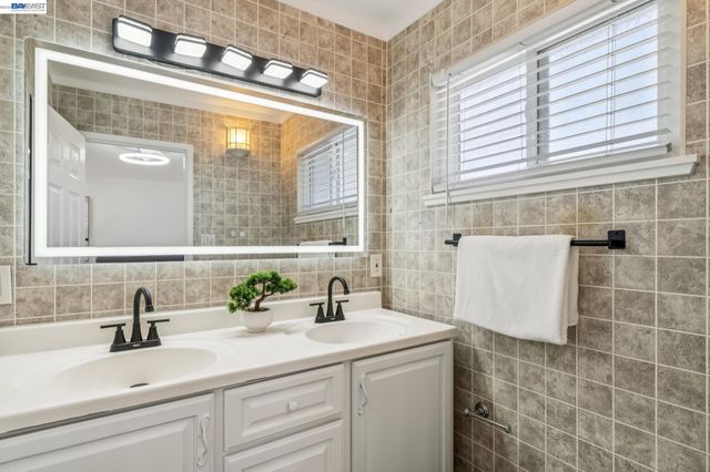 2244 Jackson St, Fremont, CA 94539