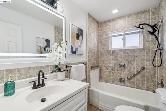 2244 Jackson St, Fremont, CA 94539