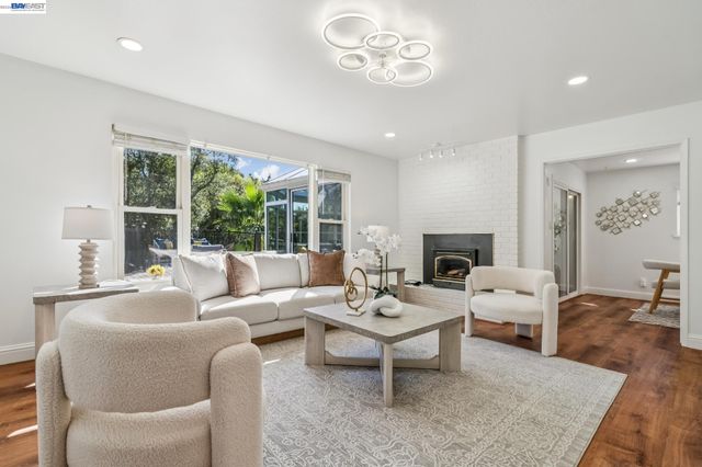 2244 Jackson St, Fremont, CA 94539