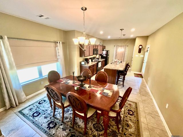 13567 Arnold Rd, Walker, LA 70785