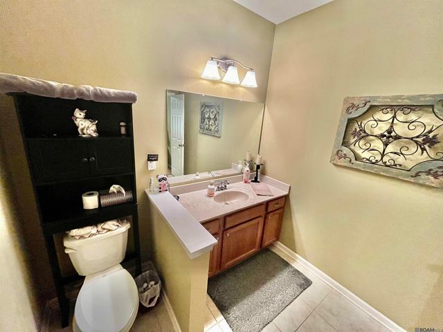 13567 Arnold Rd, Walker, LA 70785