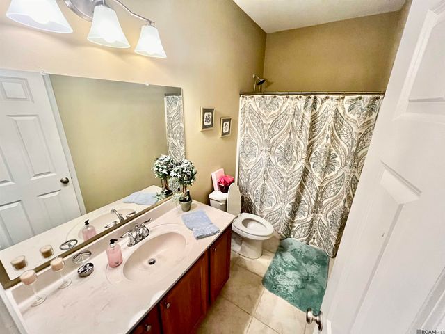 13567 Arnold Rd, Walker, LA 70785