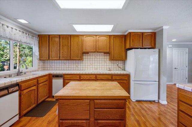 18658 Wildflower Dr, Penn Valley, CA 95946