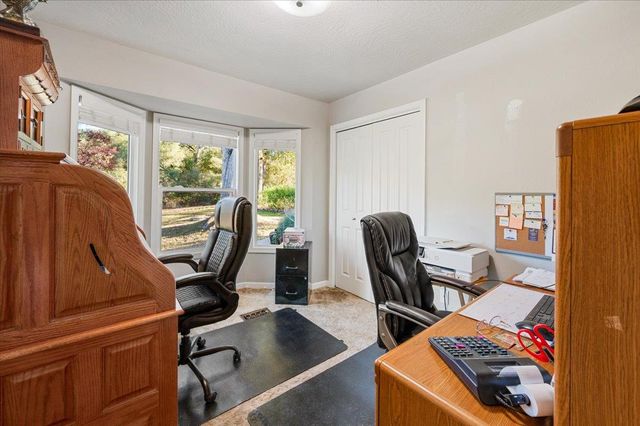 18658 Wildflower Dr, Penn Valley, CA 95946