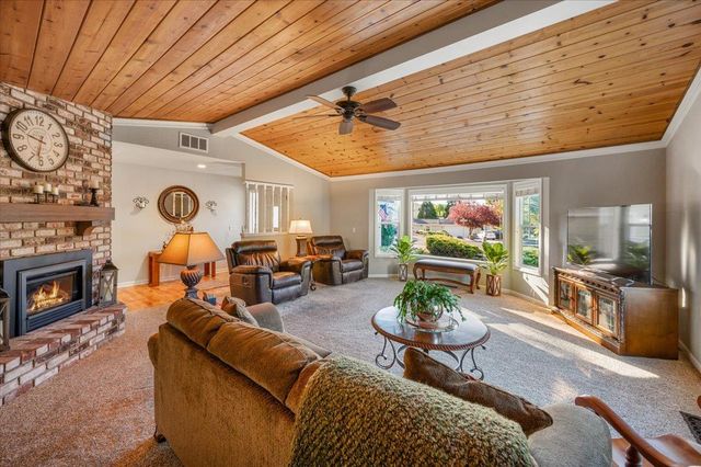 18658 Wildflower Dr, Penn Valley, CA 95946