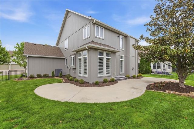 13221 Falmouth Street, Leawood, KS 66209