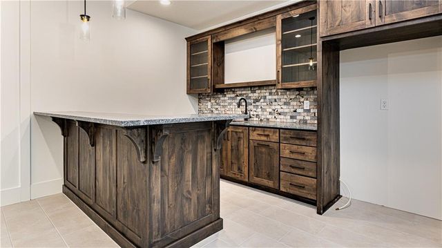 119 Teton Ridge, Lake Winnebago, MO 64034