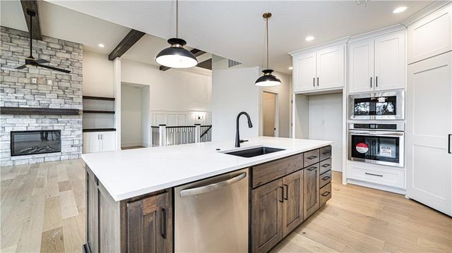 119 Teton Ridge, Lake Winnebago, MO 64034