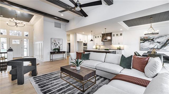 119 Teton Ridge, Lake Winnebago, MO 64034