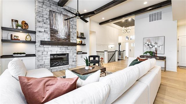 119 Teton Ridge, Lake Winnebago, MO 64034