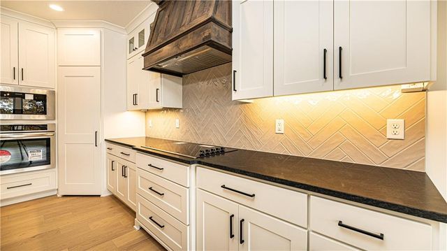 119 Teton Ridge, Lake Winnebago, MO 64034