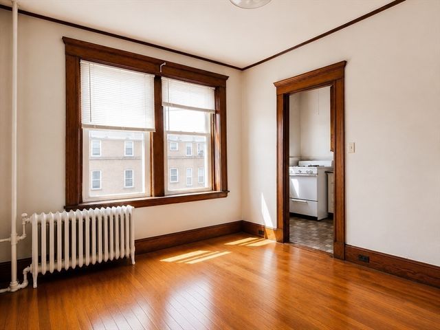 1 Harbor St 5, Salem, MA 01970