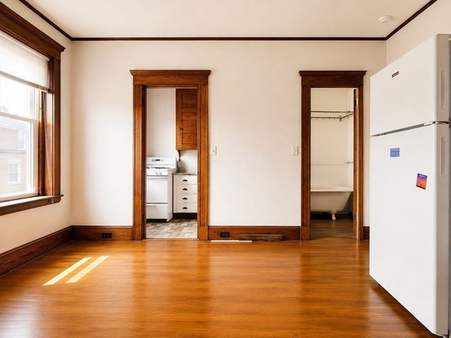 1 Harbor St 5, Salem, MA 01970