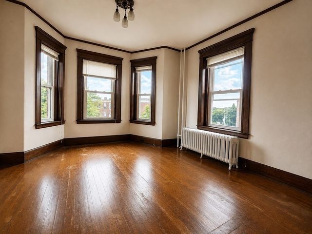 1 Harbor St 5, Salem, MA 01970