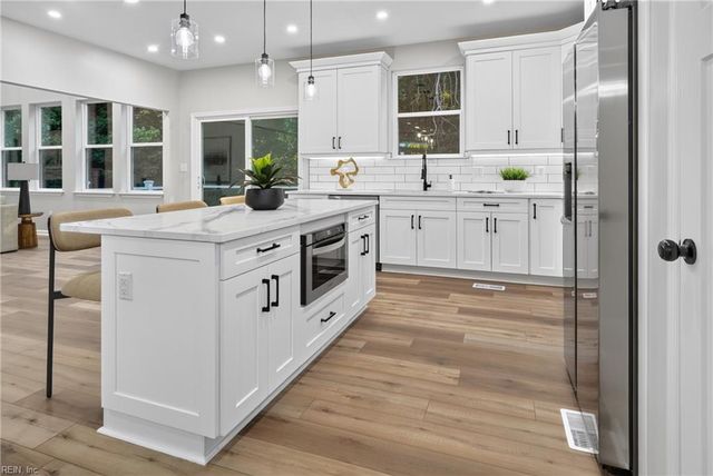 993 Pitchkettle RD, Suffolk, VA 23434