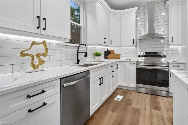993 Pitchkettle RD, Suffolk, VA 23434