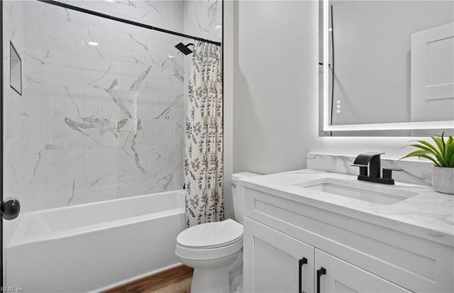 993 Pitchkettle RD, Suffolk, VA 23434