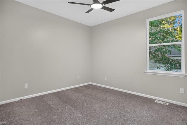993 Pitchkettle RD, Suffolk, VA 23434