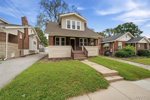 2256 Yale Avenue, Maplewood, MO 63143