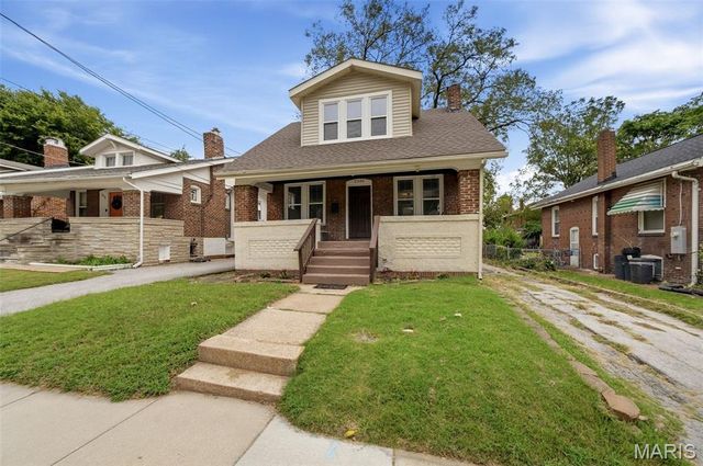 2256 Yale Avenue, Maplewood, MO 63143