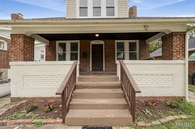 2256 Yale Avenue, Maplewood, MO 63143