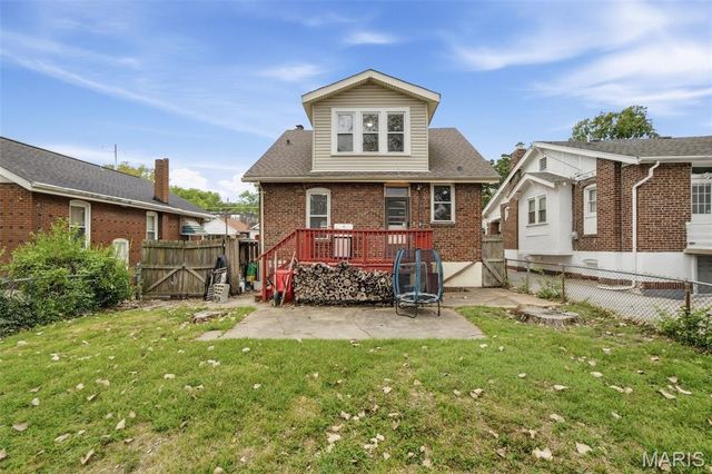 2256 Yale Avenue, Maplewood, MO 63143