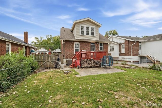 2256 Yale Avenue, Maplewood, MO 63143