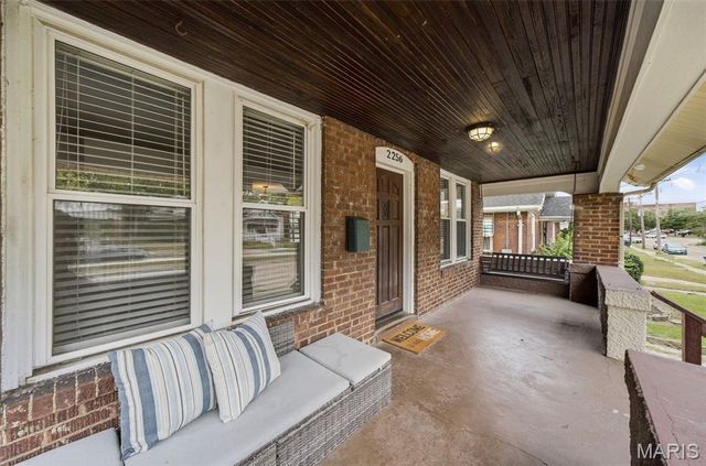 2256 Yale Avenue, Maplewood, MO 63143