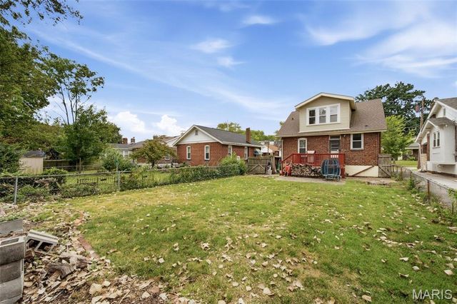 2256 Yale Avenue, Maplewood, MO 63143